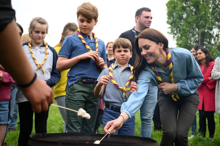 3 người con nhà&nbsp;William và Kate tận hưởng kỳ nghỉ hè trọn vẹn với các hoạt động ngoài trời. Ảnh: townandcountrymag.com