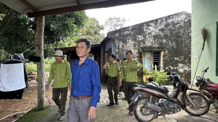 Lực lượng kiểm lâm tại Trạm bảo vệ rừng Đèo Nam. Ảnh VÕ TÙNG