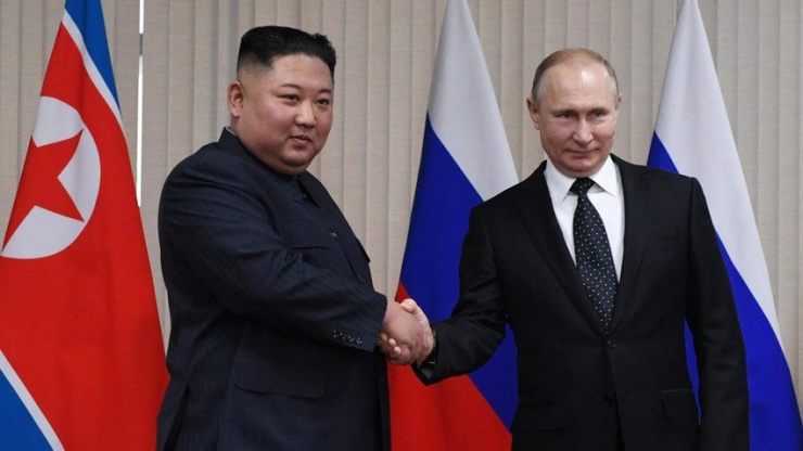 Lãnh đạo Triều Tiên Kim Jong-un (trái) và Tổng thống Nga Vladimir Putin trong cuộc gặp tại Nga năm 2019. Ảnh: RIA NOVOSTI