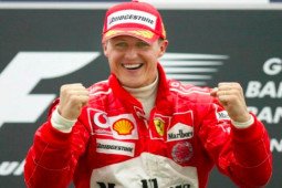 Ngỡ ngàng Schumacher ”sống thực vật” 8 năm vẫn top SAO giàu nhất 2022