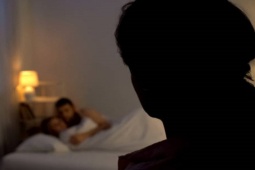 Pháp luật - Chị gái bắn em trọng thương vì không nghe lời