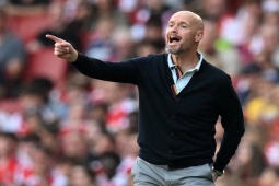 Bóng đá - Ten Hag "cãi" sếp MU chiêu mộ Reguilon, không cho sao trẻ thay Luke Shaw