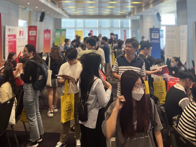 Sự kiện quy tụ nhiều trường từ Úc, Mỹ, Canada là cơ hội để phụ huynh &amp; học sinh “gỡ rối” trực tiếp cùng đại diện trường