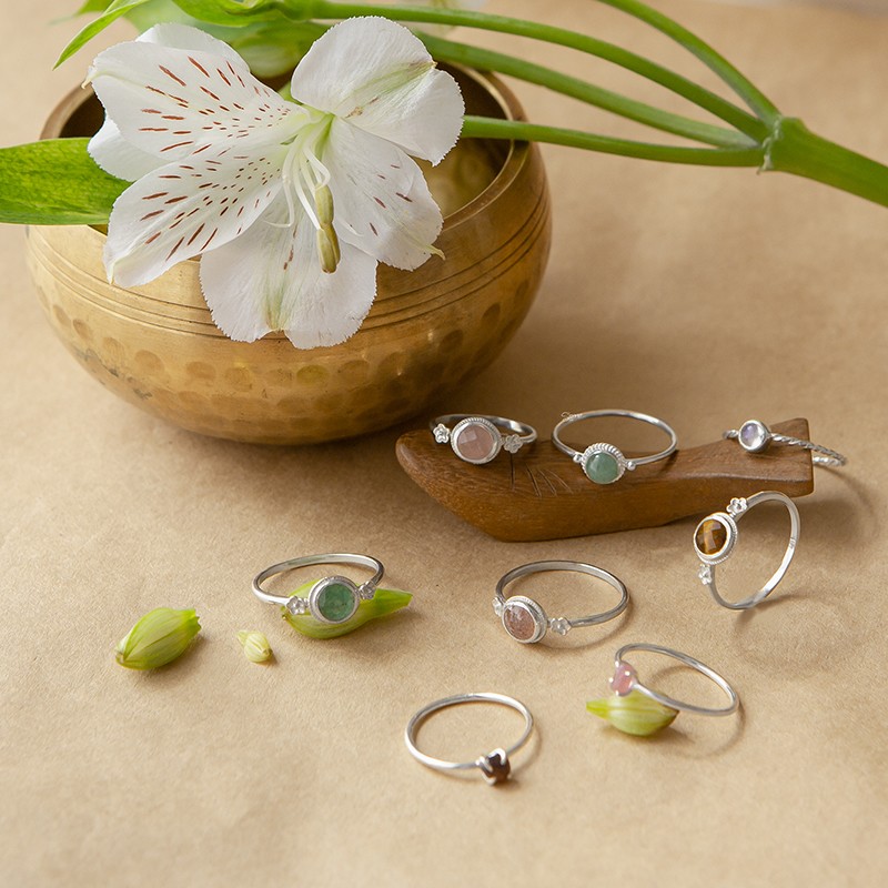  Nhẫn Camellia - Một trong những thiết kế đặc trưng của Shimmer.
