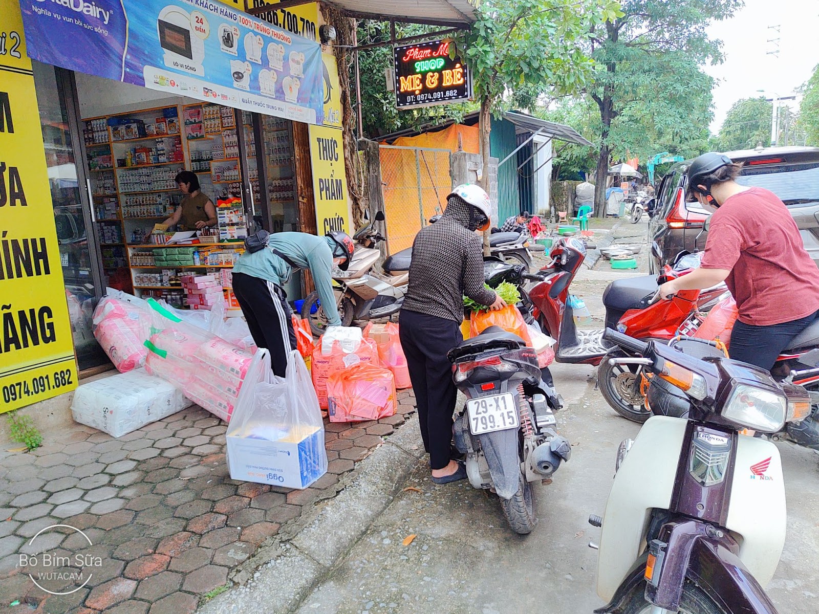 Với những chính sách ưu đãi dành cho khách hàng, shop mẹ và bé Phạm Mai luôn nhận được sự ủng hộ đông đảo từ các bà mẹ.