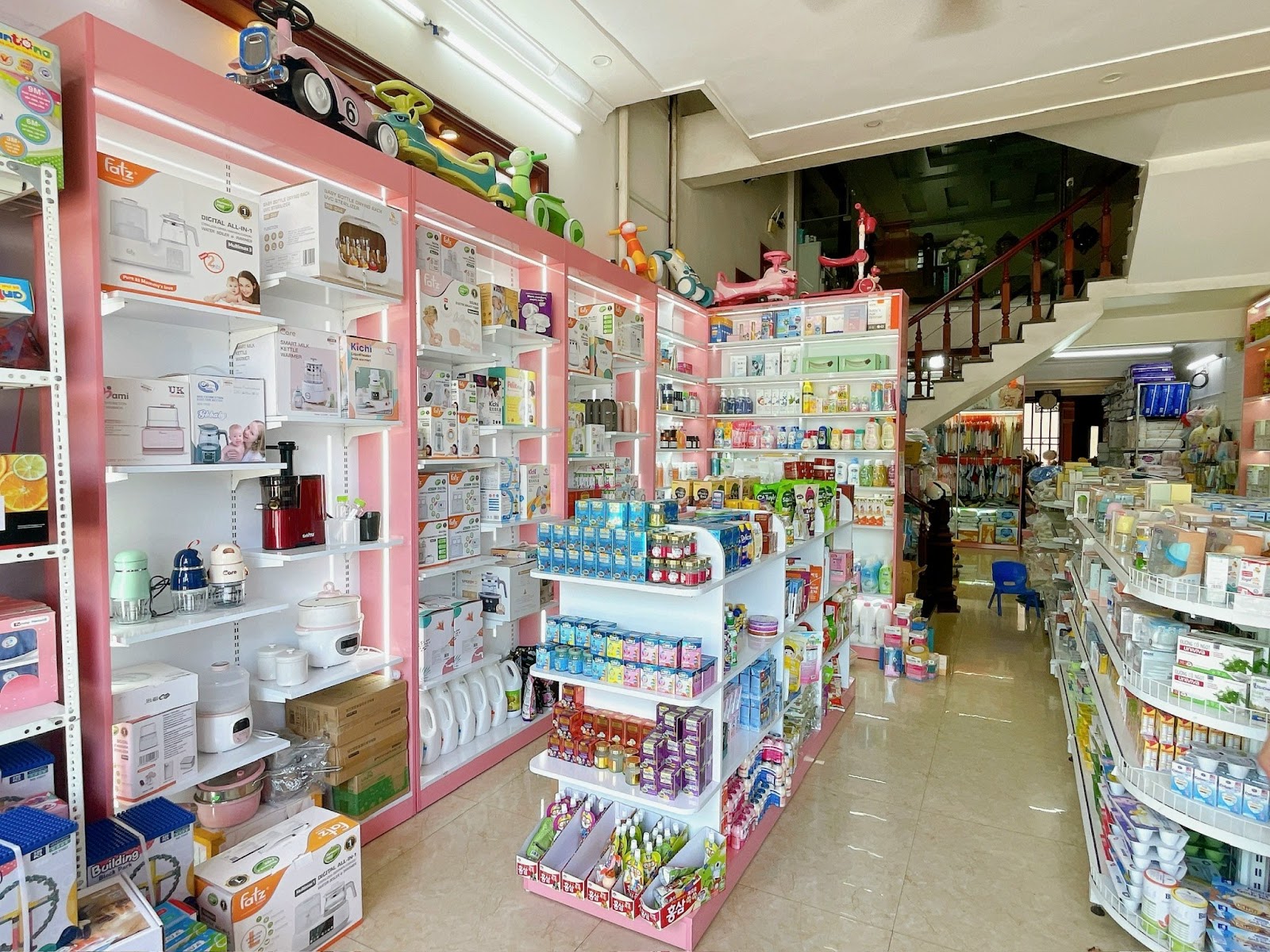 Các mặt hàng bày trí khoa học để mẹ dễ dàng mua sắm (Ảnh: NVCC)