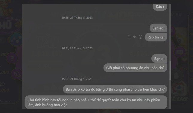 Bạn T.Đ - người bạn thân từ nhỏ đến lớn của N.A chia sẻ: “Lên Hà Nội, tin nhắn của bọn em dần ít đi và chỉ còn nội dung duy nhất là vay tiền. Có lần bạn nói phải vào viện, em phải đi vay để đưa cho bạn. Phát hiện ra bạn lừa mình, em thất vọng vô cùng.