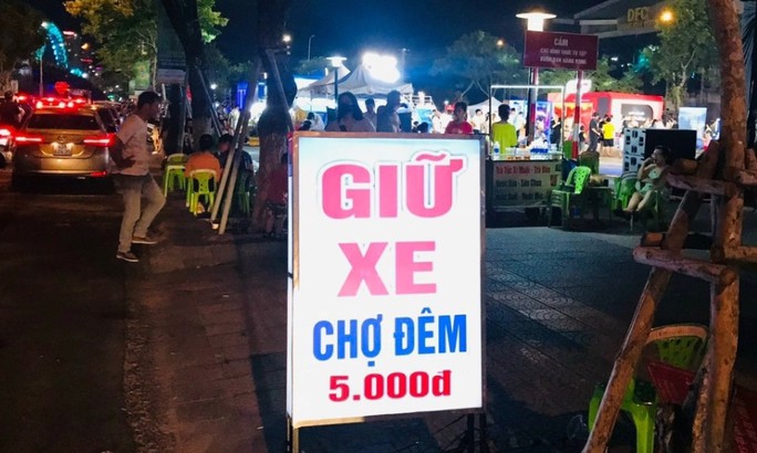 UBND phường An Hải Tây bắt buộc thực hiện niêm yết giá giữ xe tại khu vực cầu Rồng - chợ đêm Sơn Trà