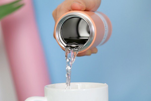 Người tiêu dùng cần xem xét cẩn thận, chọn sản phẩm bình giữ nhiệt có nguồn gốc, xuất xứ, tiêu chuẩn rõ ràng.