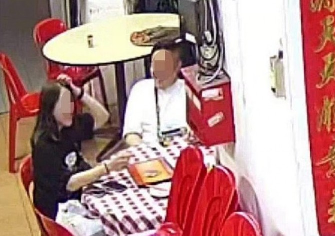 Cặp đôi bỏ về sau khi dùng bữa khiến nhân viên “còng lưng” gánh hóa đơn. Ảnh:&nbsp;Asia1.