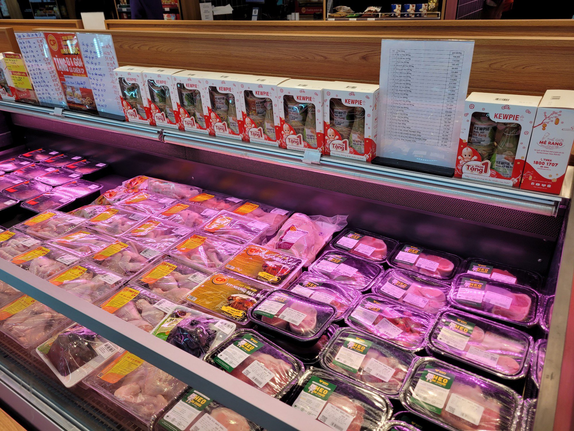 Giá thịt lợn thành phẩm ở siêu thị cao hơn chợ dân sinh hơn 50%: Cần 'kéo' sự chênh lệch này xuống để bảo vệ quyền lợi người tiêu dùng - Ảnh 2.