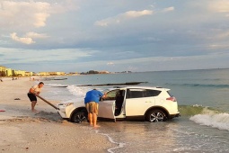 Cười 24H - Đi chơi kiểu này thà ở nhà sướng hơn