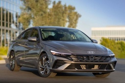 Tin tức ô tô - Hyundai Elantra phiên bản nâng cấp ra mắt tại Bắc Mỹ, có thêm động cơ lai hybrid
