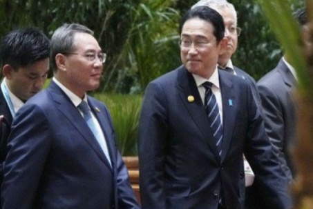 Gặp ông Lý Cường tại hội nghị ASEAN, ông Kishida giải thích lập trường vụ xả thải
