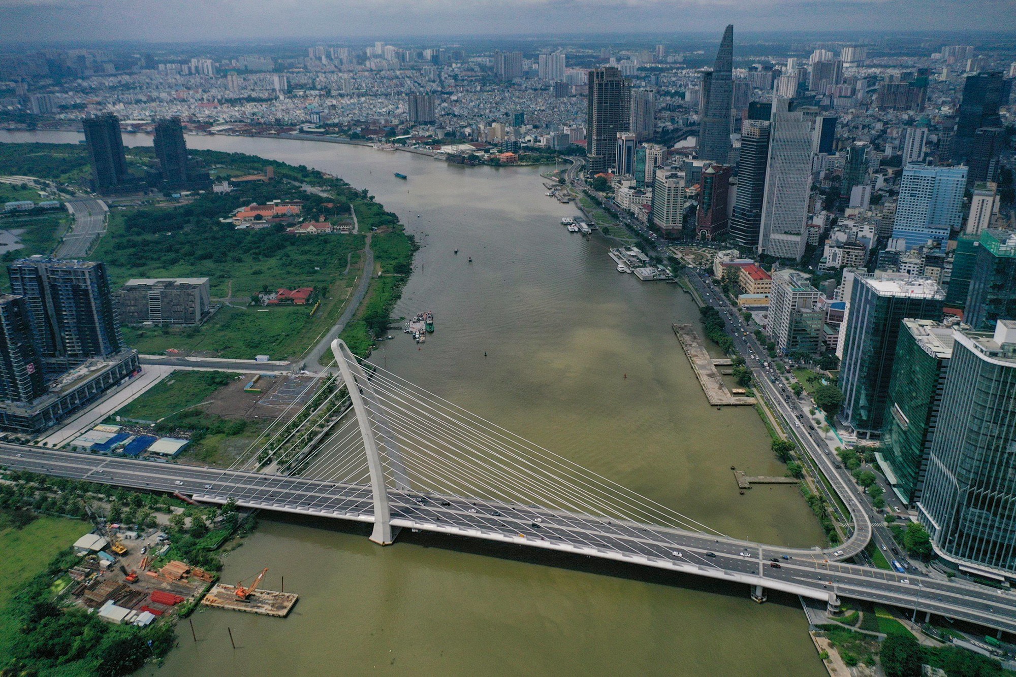 Mới đây, TP.HCM lên kế hoạch chỉnh trang không gian, tạo diện mạo mới bờ sông Sài Gòn phía Khu đô thị mới Thủ Thiêm (TP Thủ Đức). Đoạn bờ sông được cải tạo dài khoảng 830m, từ cầu Ba Son đến nóc hầm Thủ Thiêm.