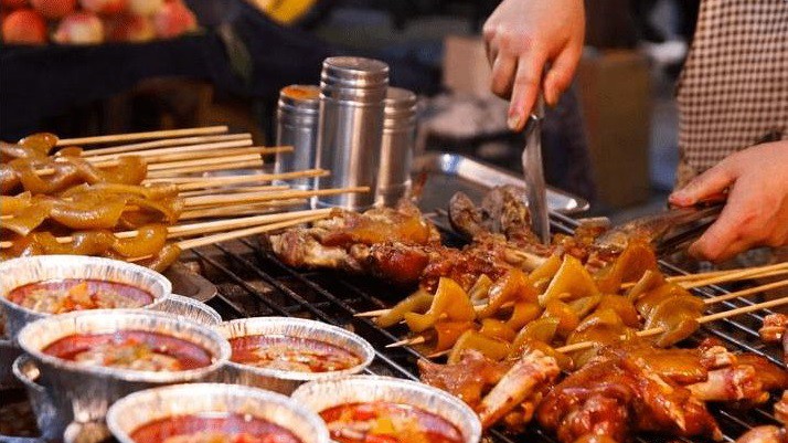 5 phố ăn vặt cực nổi tiếng ở Trung Quốc, giới trẻ check-in nườm nượp - 1