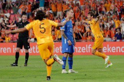 Video bóng đá Hà Lan - Hy Lạp: Hiệp 1 kinh hoàng, hàng công ”bắn phá” (Vòng loại EURO)