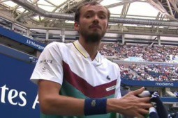 Medvedev phàn nàn ”điều khủng khiếp” ở US Open, Rublev khuyên hãy học Djokovic