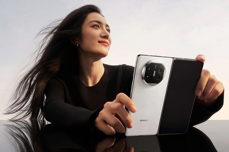 Huawei Mate X5 gây bất ngờ ngay sau khi ra mắt.