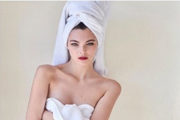 Làm đẹp - Cô gái lộ ảnh ôm hôn Leonardo DiCaprio trong hộp đêm đẹp như "Nữ thần Hy Lạp"