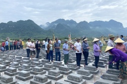 Cách làm nhân văn đối với hơn 1.000 ngôi mộ "vô chủ"