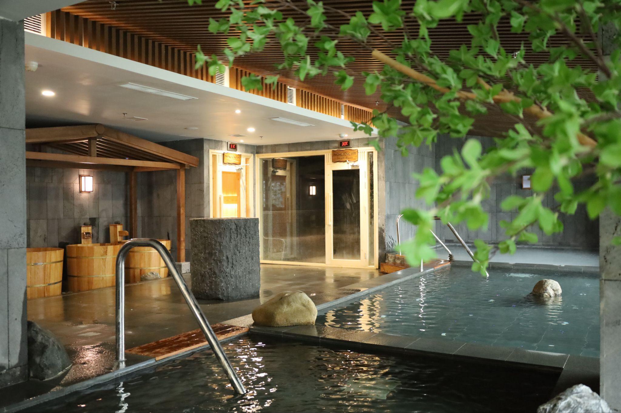 Bể tắm khoáng Onsen đạt chuẩn Nhật Bản tại AMARE