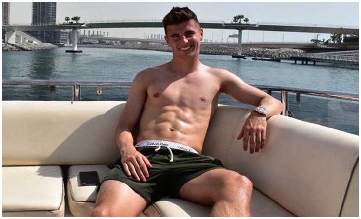 Tiền vệ Mason Mount của Chelsea là một trong những nam cầu thủ điển trai hàng đầu hiện nay.
