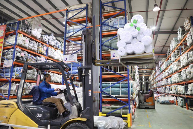 Chuyên gia đề nghị lãi suất giảm hơn nữa để hỗ trợ doanh nghiệp