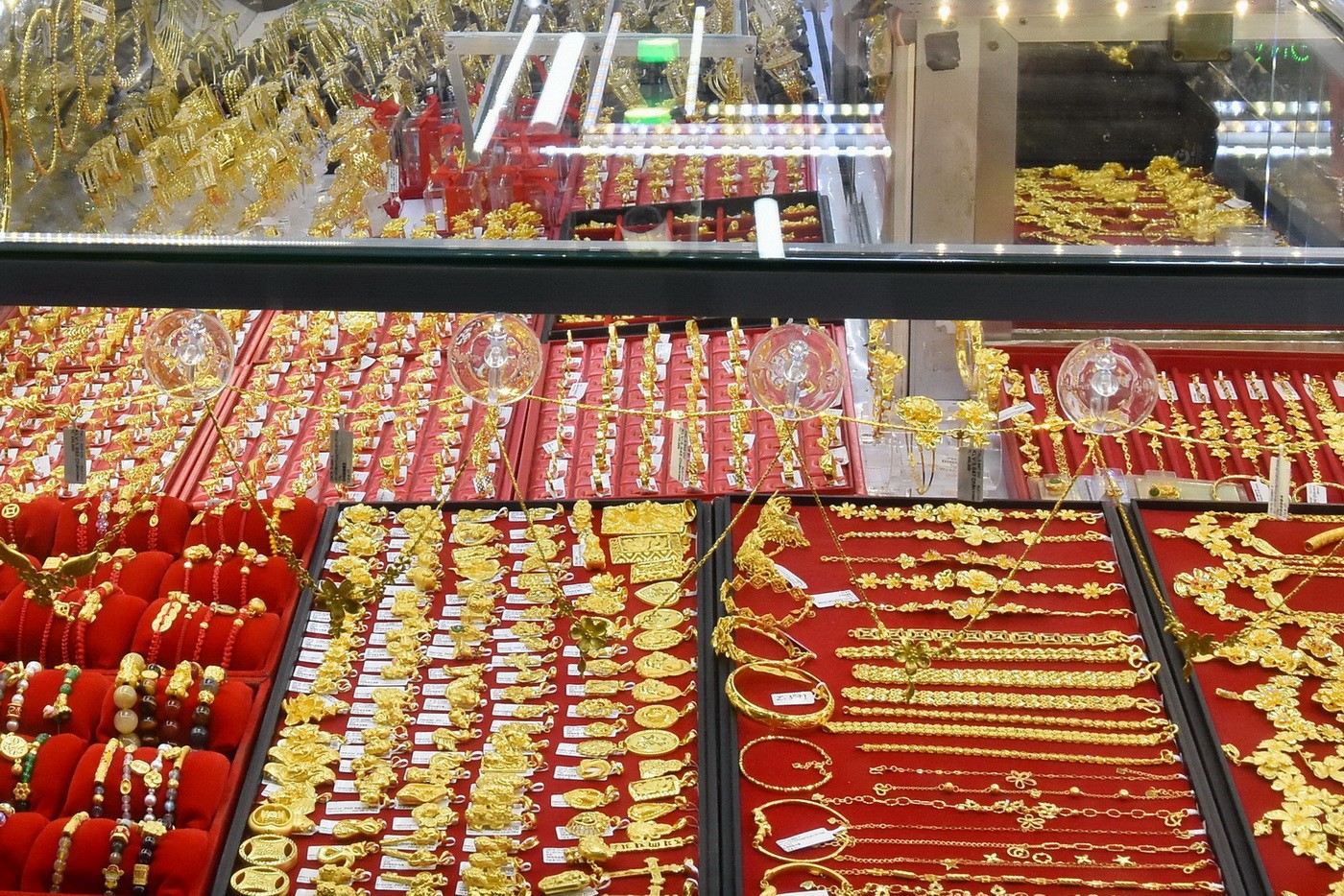 Giá vàng lại quay đầu giảm