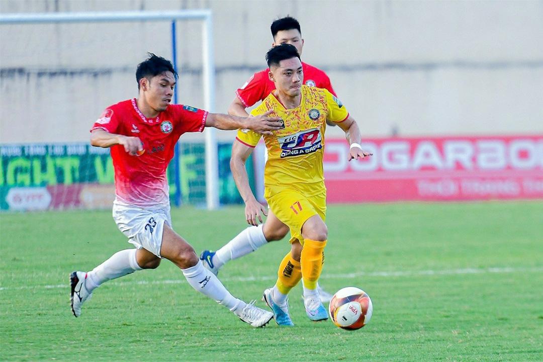 Lâm Ti Phông (áo vàng) sở hữu sự đột phá trong lối chơi.