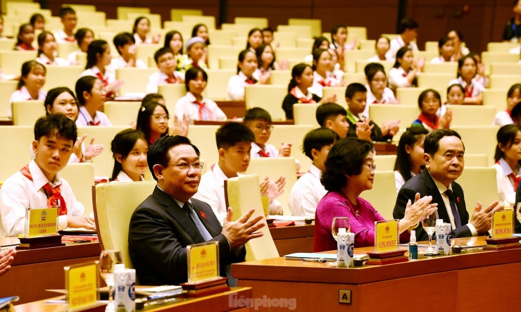 Chủ tịch Quốc hội Vương Đình Huệ tham dự chương trình. Ảnh: Xuân Tùng