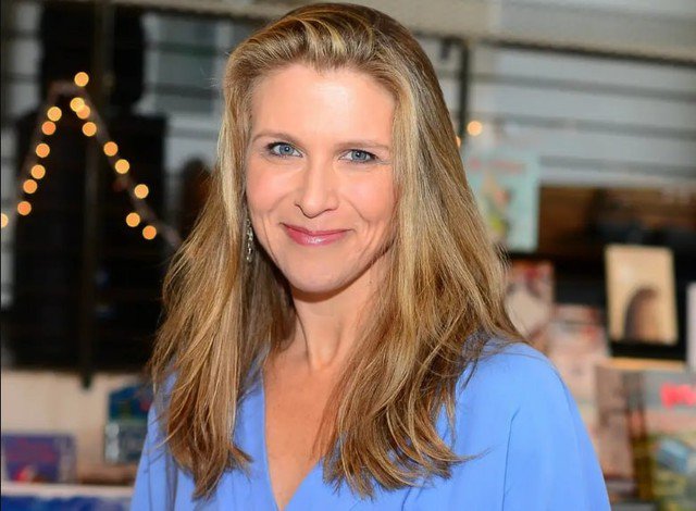 Sarah Gundle rơi vào lưới tình của "tình một đêm" say ly hôn