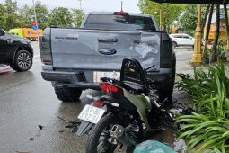 Tin tức trong ngày - Bình Dương: Một cô gái nguy kịch sau khi đâm vào ô tô