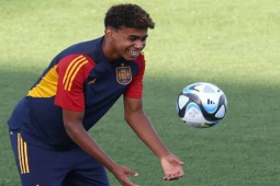 Bóng đá - Thần đồng 16 tuổi TBN ra mắt sớm hơn Pele & Maradona, tương lai sẽ là siêu sao?