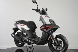 Keeway FACT X 125 - xe ga thiết kế bất đối xứng cực lạ