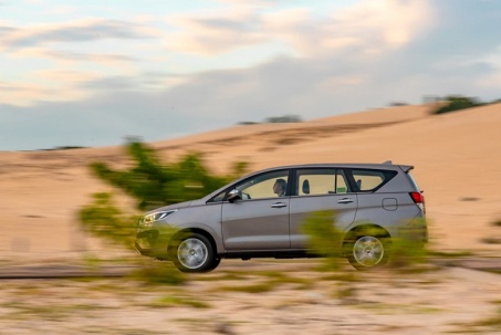 Giá xe Toyota Innova lăn bánh tháng 9/2023, giảm 50% phí trước bạ