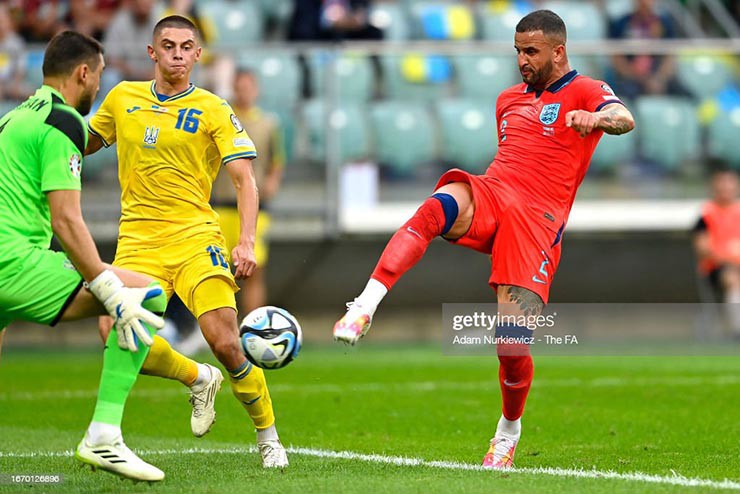 Walker rực sáng trong ngày ĐT Anh gặp khó trước Ukraine