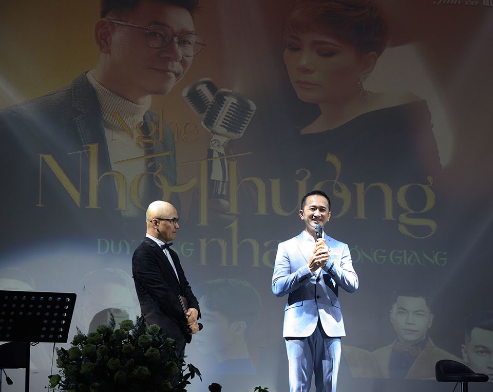 Nhạc sĩ Vũ Minh Đức chia sẻ tại đêm nhạc