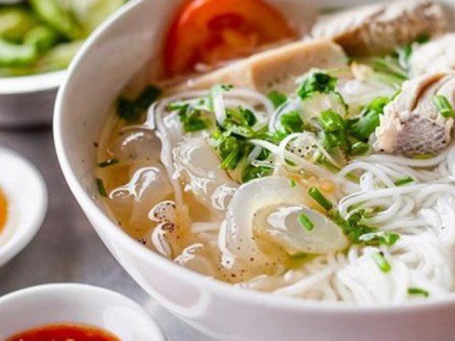 Ẩm thực - Ai hay ăn bún nhất định phải biết điều này để bảo vệ đường tiêu hóa, nhất là dạ dày, gan và thận