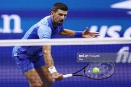 Video tennis Djokovic - Medvedev: Vượt khó đúng lúc, đăng quang lịch sử (Chung kết US Open)