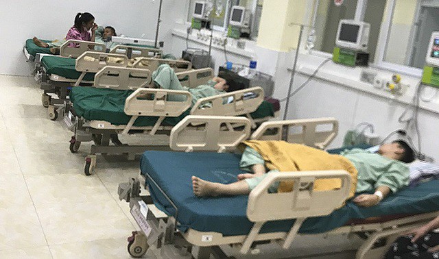 Bệnh nhân được theo dõi tại BVĐK tỉnh Điện Biên. Ảnh: LĐ