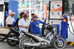 Thị trường - Tiêu dùng - Giá xăng dầu hôm nay 12/9: Diễn biến ra sao khi nguồn cung bị thắt chặt?