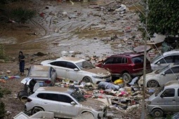 Thế giới - Cơn bão "sắp chết" vẫn trút mưa lớn suốt 7 ngày xuống Trung Quốc