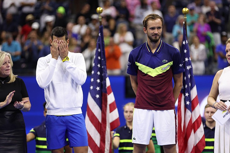 Medvedev thua tâm phục khẩu phục trước Nole