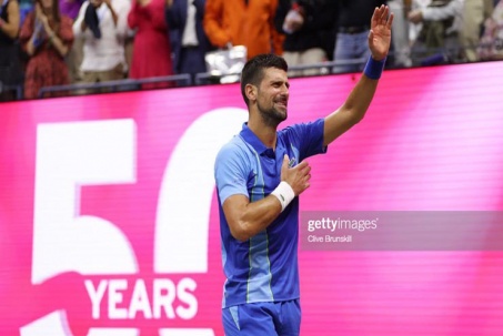 Chùm ảnh Djokovic đăng quang US Open 2023: Đổ gục xuống sân, tri ân đầy cảm xúc