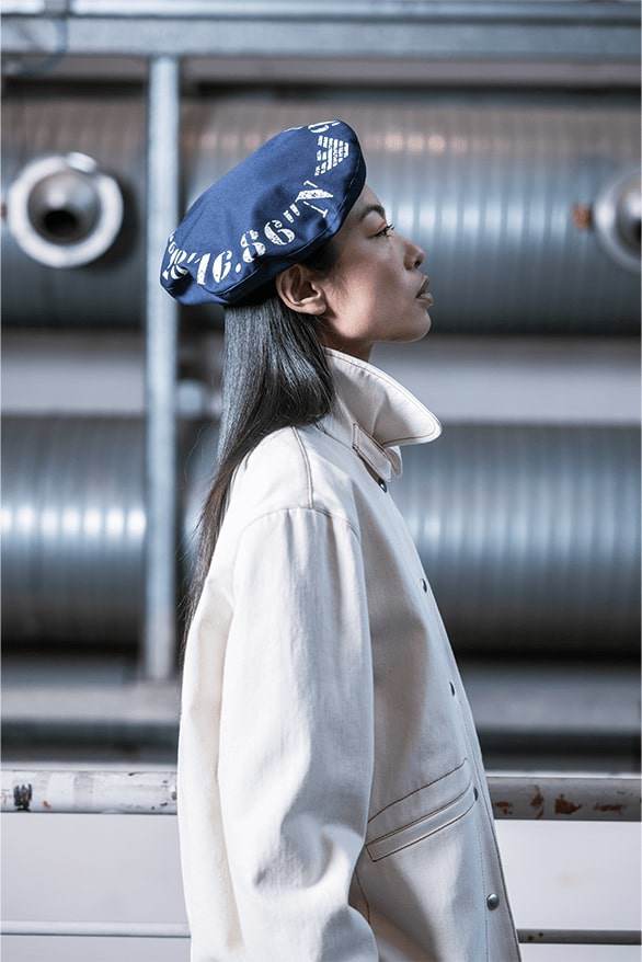 Bộ sưu tập bền vững của Emporio Armani đi từ bờ biển đến sân bóng - 10