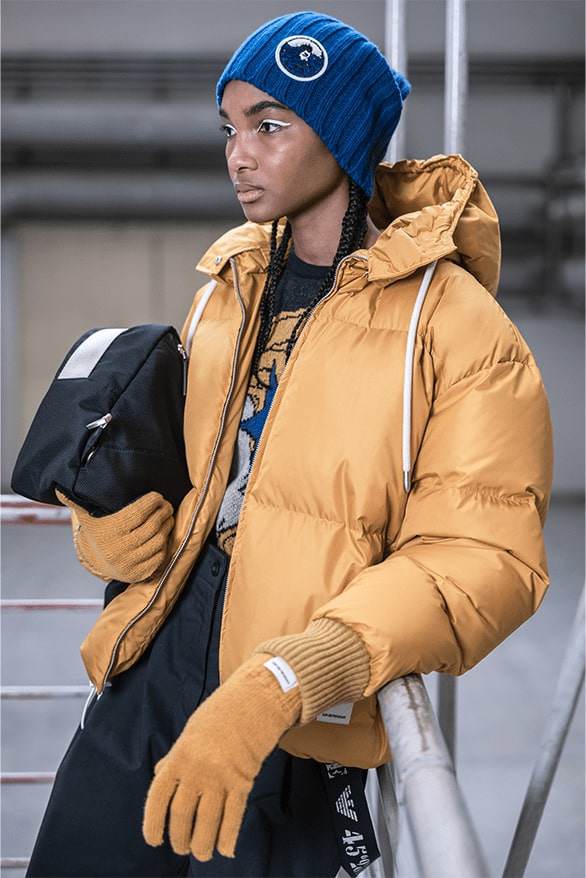 Bộ sưu tập bền vững của Emporio Armani đi từ bờ biển đến sân bóng - 12