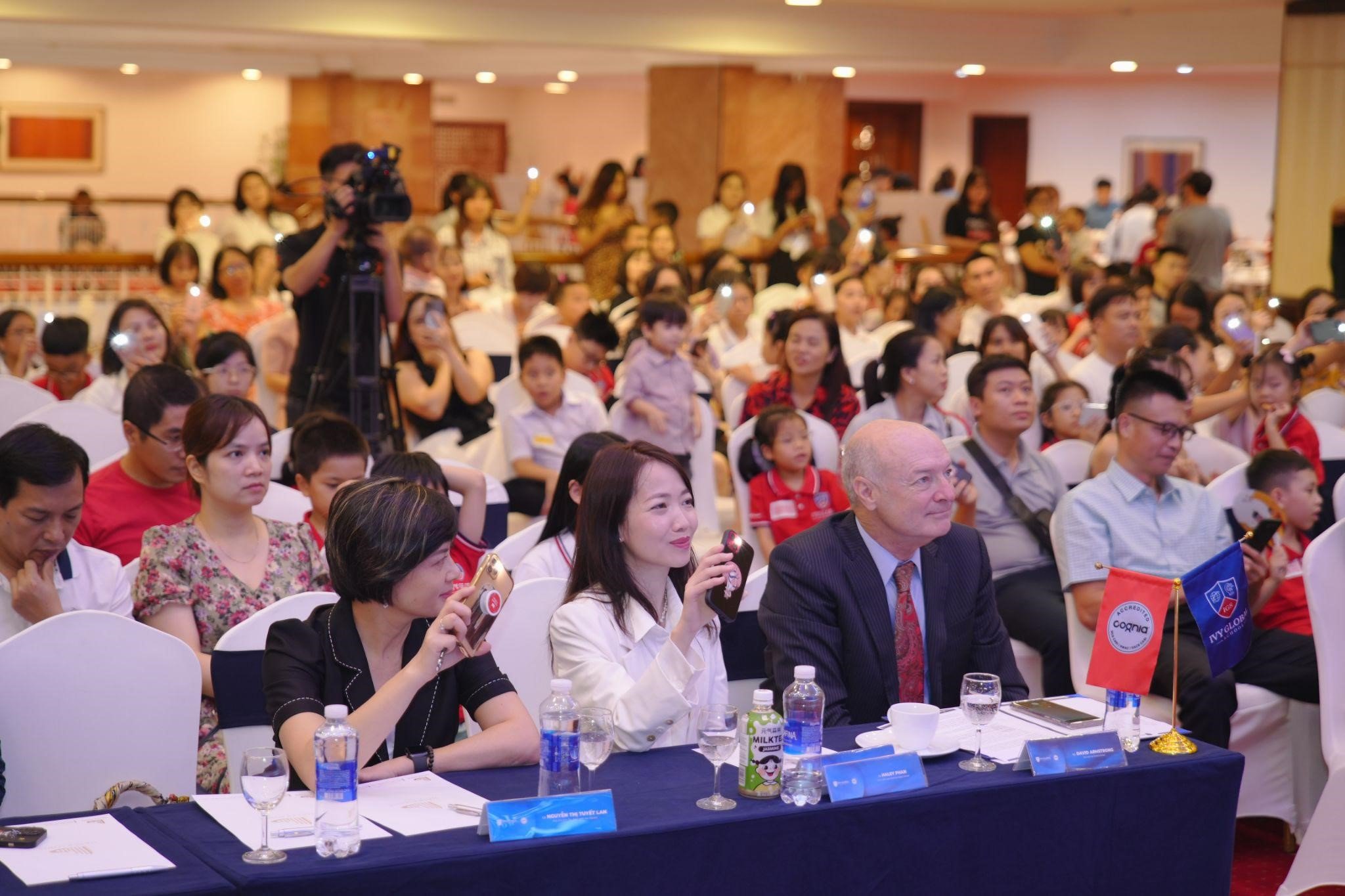 Lễ khai giảng đậm dấu ấn công nghệ của trường Quốc tế Mỹ trực tuyến Ivy Global School - 5