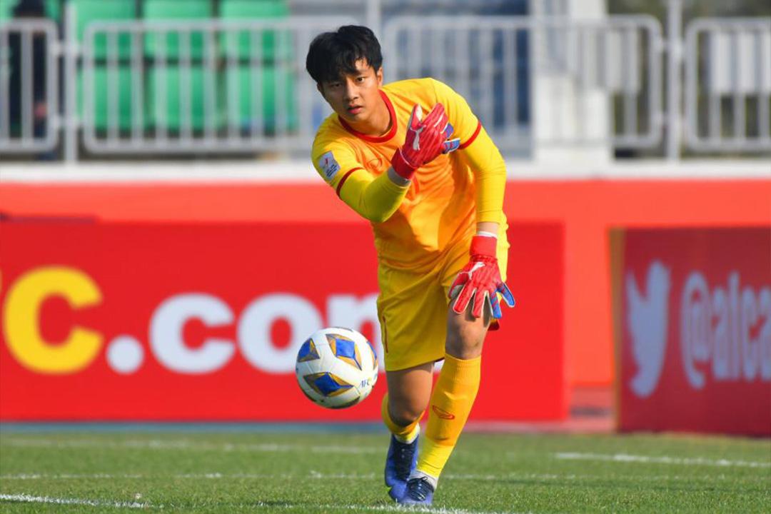 Thủ môn Cao Văn Bình nhiều khả năng sẽ bắt chính trước U23 Singapore (Ảnh: VFF).