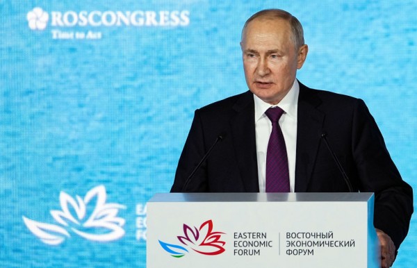 Tổng thống Putin phát biểu tại&nbsp;Diễn đàn Kinh tế Phương Đông. Ảnh: RiaNovosti